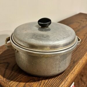 Wear-Ever Aluminum Dutch Oven